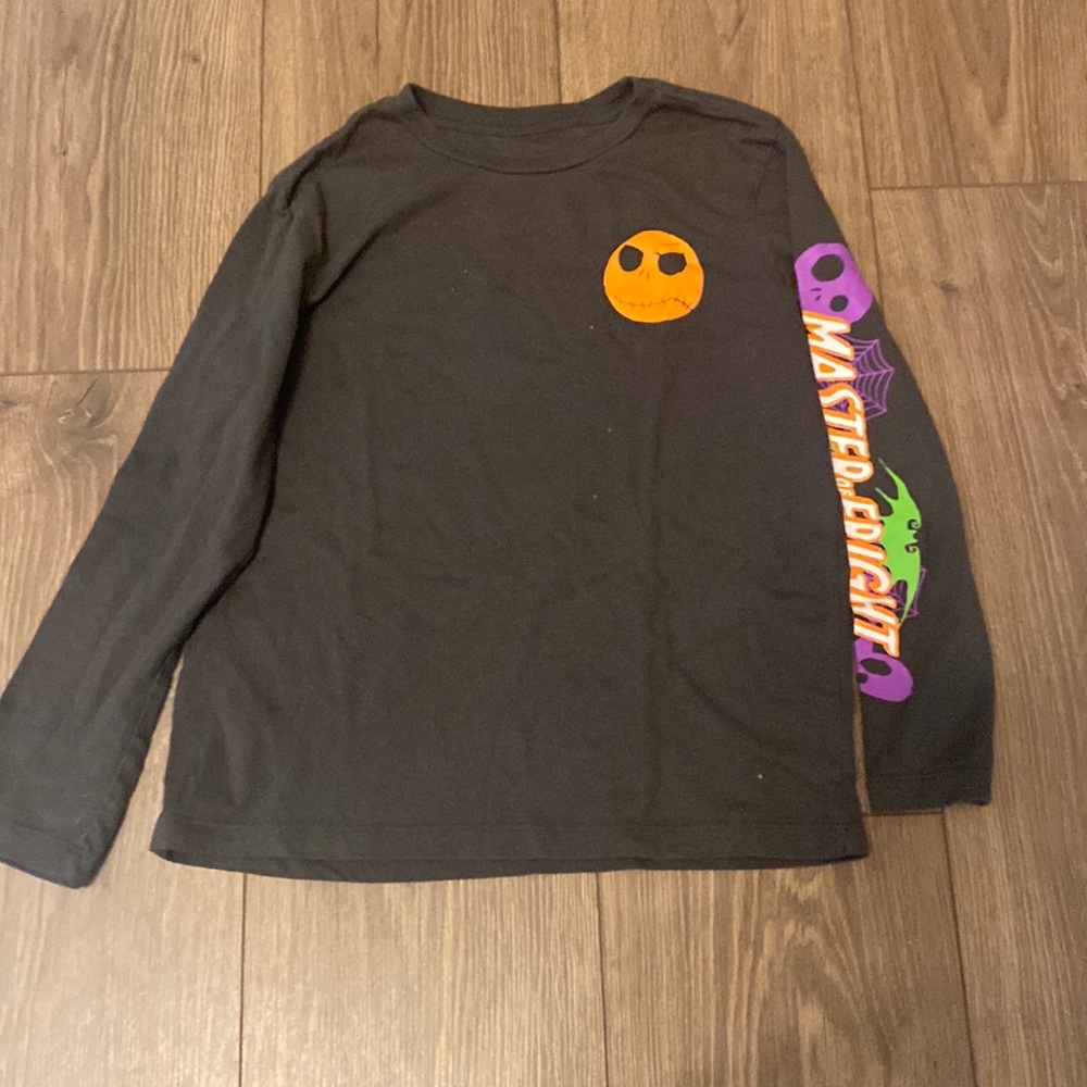Kids long sleeved grey nightmare before Christmas T-shirt. Size Small